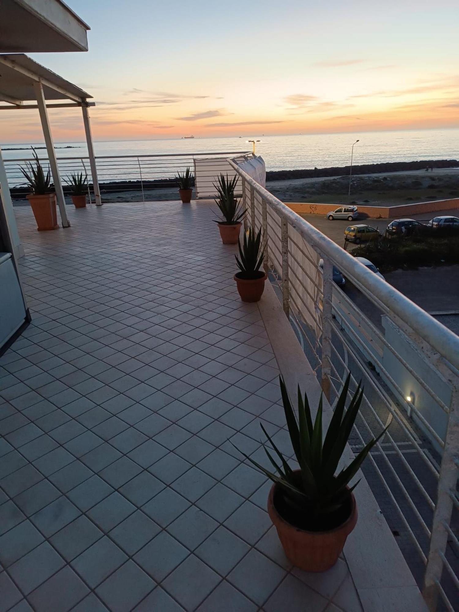 Armareaoverseassuites 1 Fiumicino Esterno foto